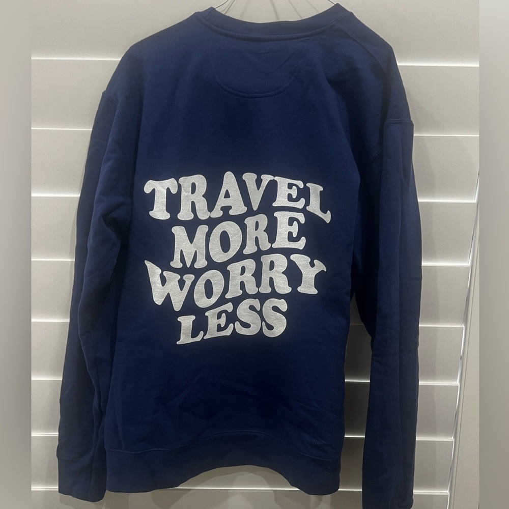 Amazing navy sweater